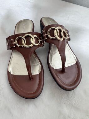 Marc Fisher Brown Leather Thong Sandals with Gold Chain Link